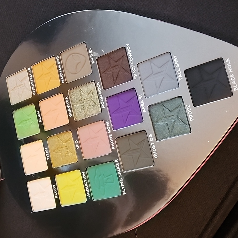 Jeffrey Star - Alien Eye Shadow Pallette - Picture 3 of 8